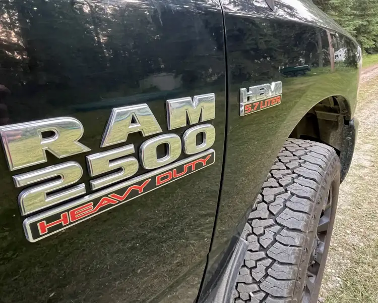2018 RAM 2500, černá, 180 800 km, dovoz Kanada — foto 7 z 12