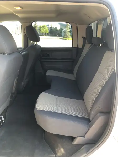 2012 RAM 2500 ST, bílá, 135 000 km, dovoz Kanada — foto 8 z 11