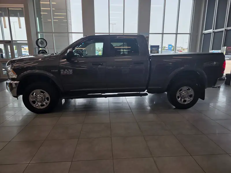 2017 RAM 2500 SLT, šedá, 198 727 km, dovoz Kanada — foto 8 z 12