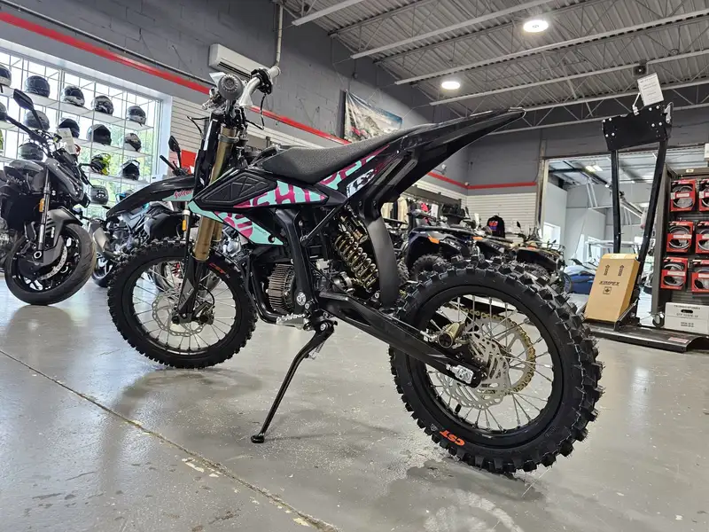 2026 Surron Hyper Bee, dovoz Kanada — foto 5 z 8