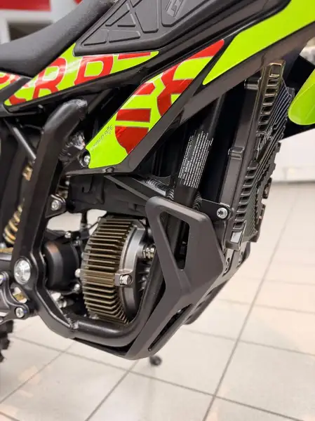 2026 Surron HYPER BEE 14/12, dovoz Kanada — foto 7 z 11