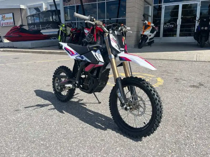 2025 Surron Hyper Bee HYPERBEE-P, 0 km, dovoz Kanada — foto 6 z 6