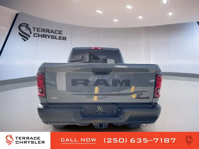 2026 RAM 2500 Warlock, šedá, 25 km, dovoz Kanada — foto 4 z 12