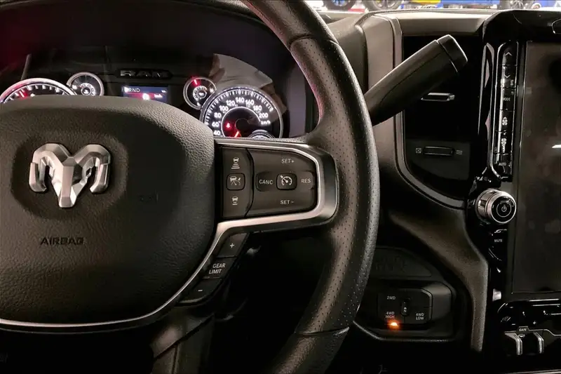 2026 RAM 2500 Black Express, šedá, 0 km, dovoz Kanada — foto 11 z 12
