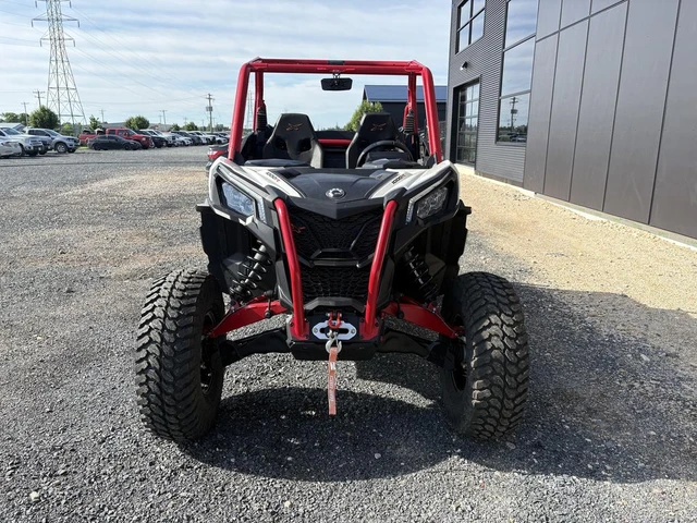 2025 Can-Am, dovoz Kanada — foto 2 z 5