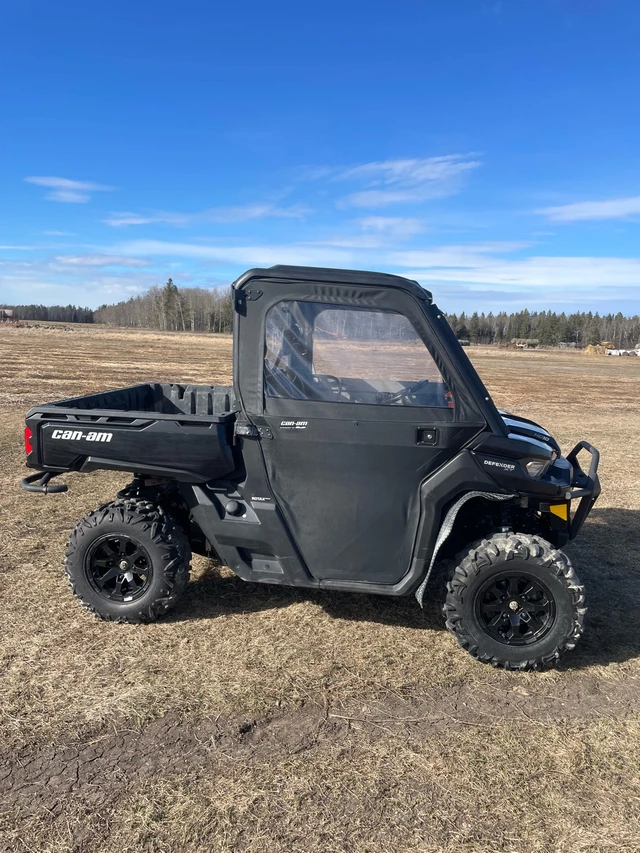 2022 Can-Am, dovoz Kanada — foto 2 z 5