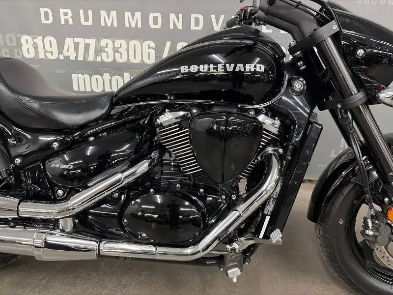 2017 Suzuki Boulevard, 2 443 km, dovoz Kanada — foto 5 z 12