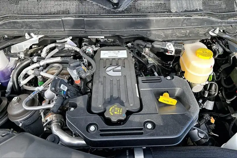 2026 RAM 2500 Big Horn, bílá, 0 km, dovoz Kanada — foto 11 z 12