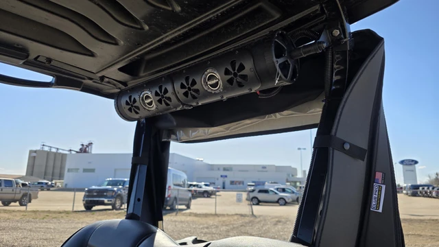 2025 E-Z-GO RXV FREEDOM ELITE LITHIUM, dovoz Kanada — foto 5 z 5