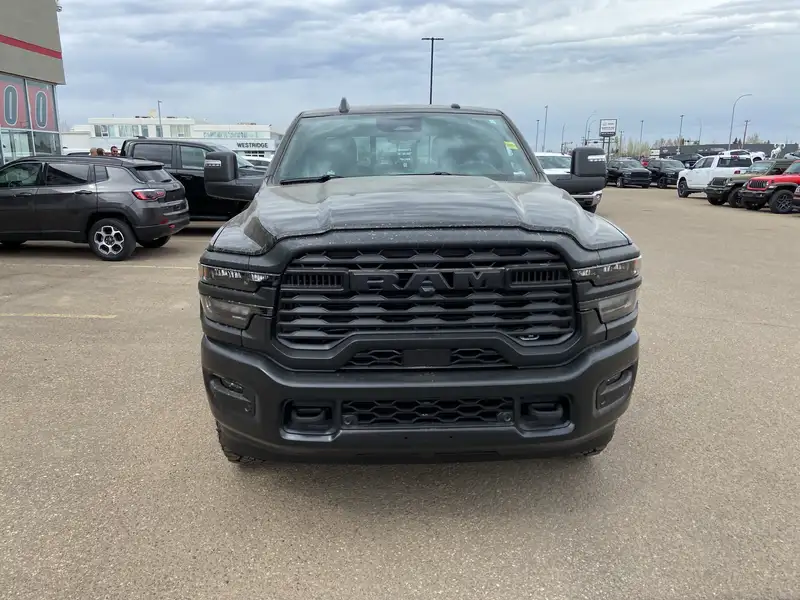 2026 RAM 2500 Warlock, černá, dovoz Kanada — foto 2 z 12