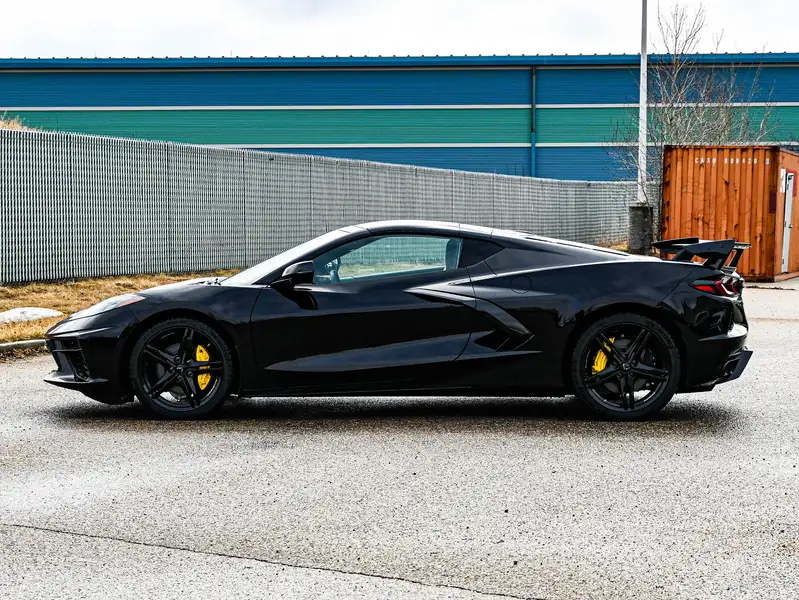 2026 Chevrolet Corvette 2LT, černá, 31 km, dovoz Kanada — foto 9 z 12