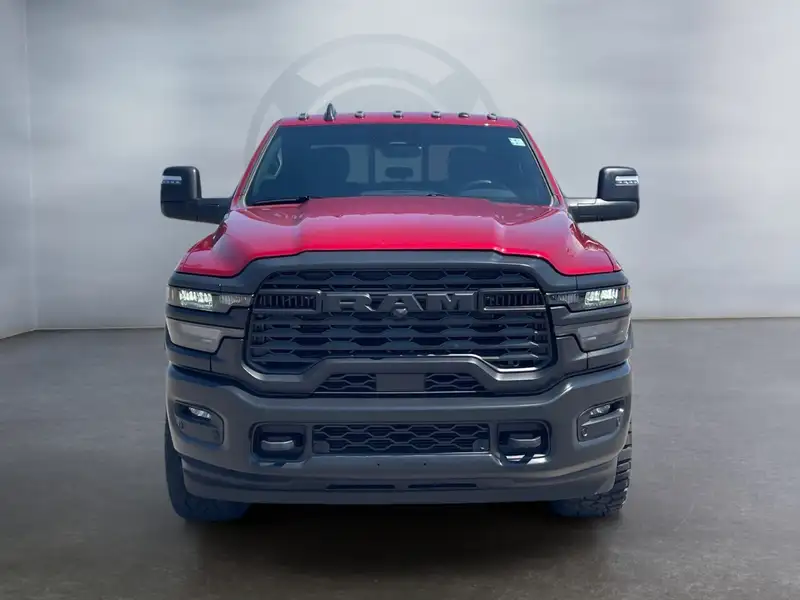 2026 RAM 2500 Warlock, červená, 53 km, dovoz Kanada — foto 2 z 12