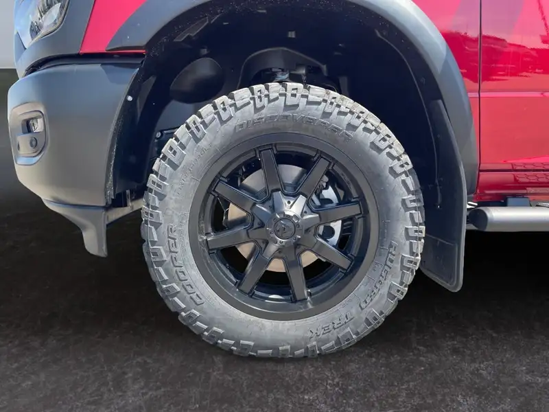2026 RAM 2500 Warlock, červená, 53 km, dovoz Kanada — foto 9 z 12