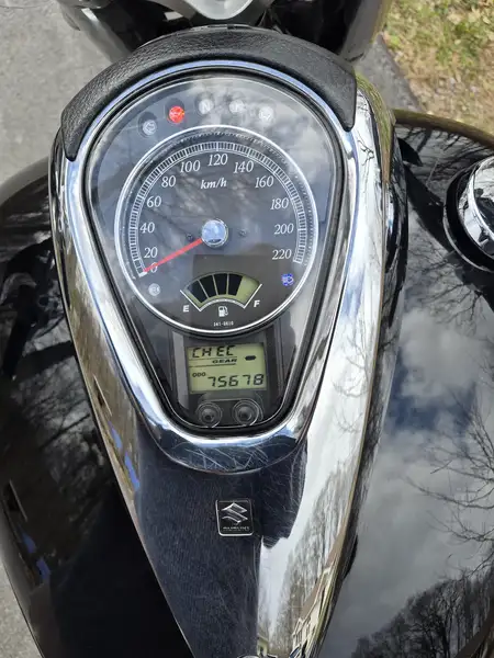 2017 Suzuki Boulevard, 75 000 km, dovoz Kanada — foto 3 z 7