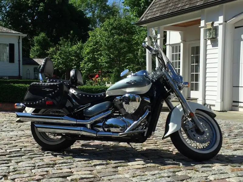 2011 Suzuki Boulevard, modrá, 28 000 km, dovoz Kanada — foto 3 z 8