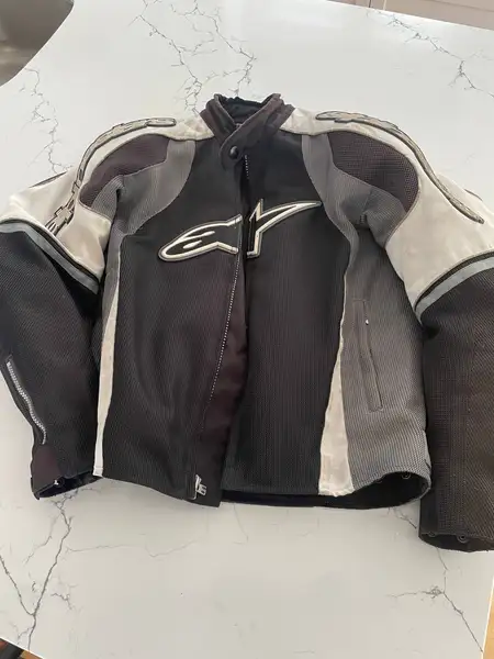 2011 Suzuki Boulevard, modrá, 28 000 km, dovoz Kanada — foto 5 z 8