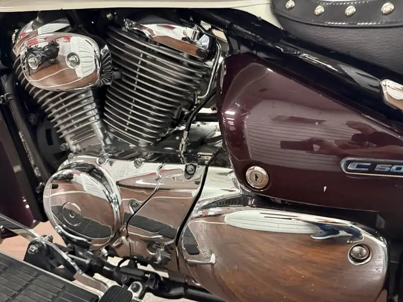 2014 Suzuki Unspecified, 21 000 km, dovoz Kanada — foto 7 z 10