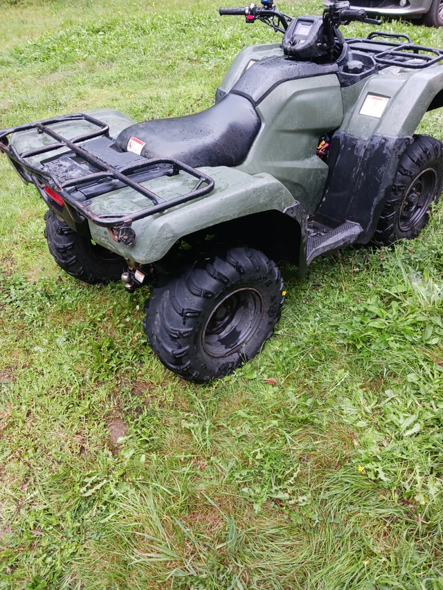 Honda, 9 842 km, dovoz Kanada — foto 4 z 5