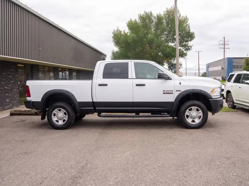 2016 RAM 2500 ST, bílá, 219 600 km, dovoz Kanada — foto 3 z 9