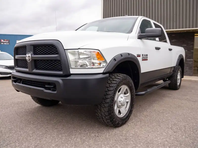 2016 RAM 2500 ST, bílá, 219 600 km, dovoz Kanada — foto 8 z 9