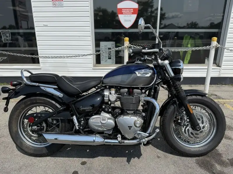 2024 Triumph Unspecified, 1 300 km, dovoz Kanada — foto 2 z 12