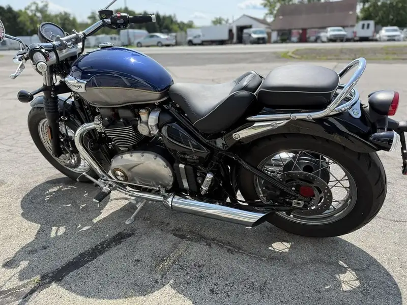 2024 Triumph Unspecified, 1 300 km, dovoz Kanada — foto 5 z 12