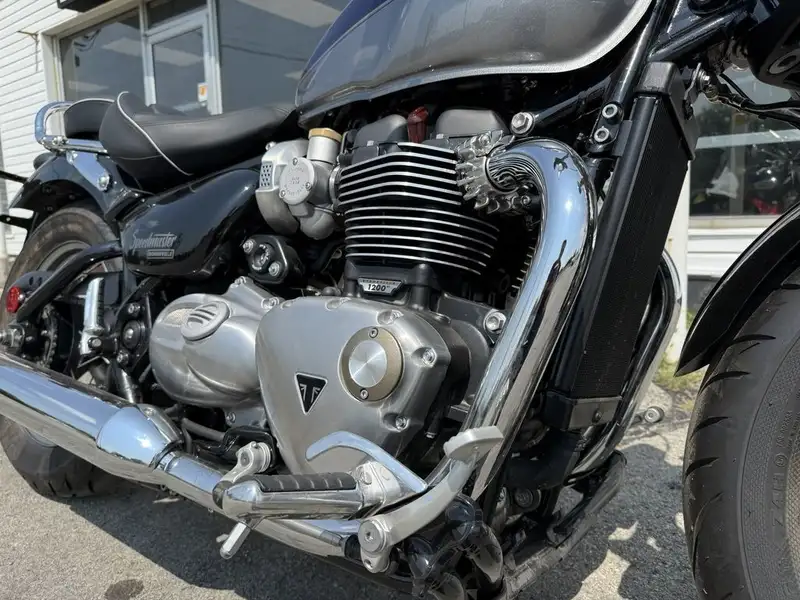 2024 Triumph Unspecified, 1 300 km, dovoz Kanada — foto 7 z 12
