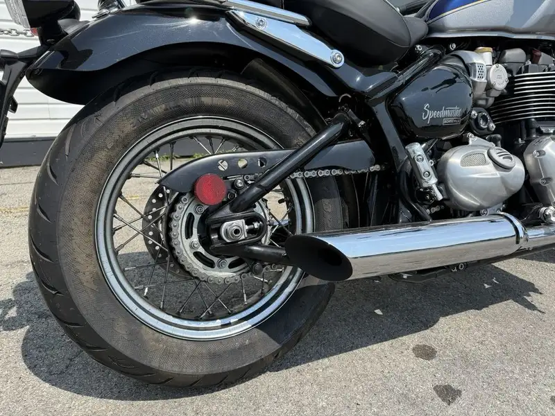 2024 Triumph Unspecified, 1 300 km, dovoz Kanada — foto 9 z 12
