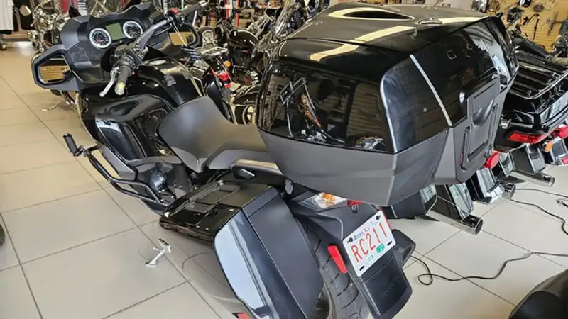 2015 Triumph Trophy, černá, 24 357 km, dovoz Kanada — foto 3 z 5