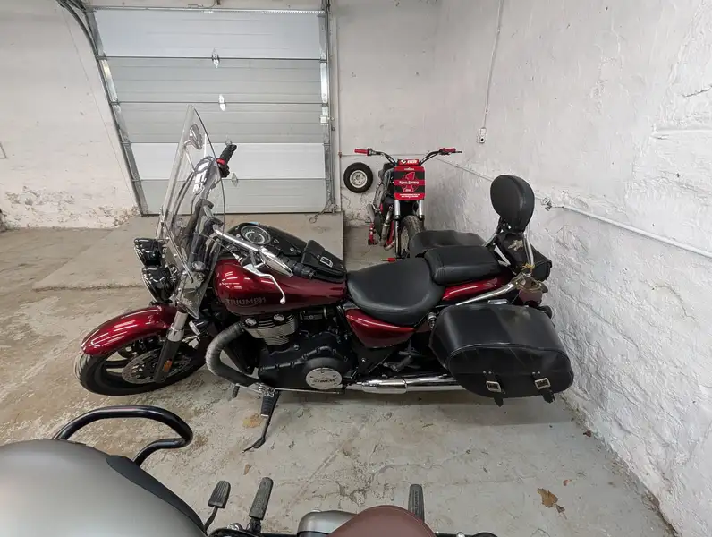 2018 Triumph Thunderbird, červená, 57 850 km, dovoz Kanada — foto 3 z 5