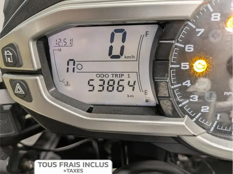 2015 Triumph Tiger Explorer, 53 864 km, dovoz Kanada — foto 11 z 12