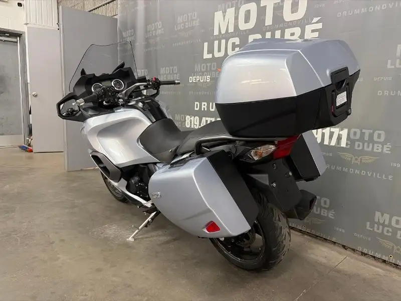 2013 Triumph Trophy, 46 817 km, dovoz Kanada — foto 9 z 12