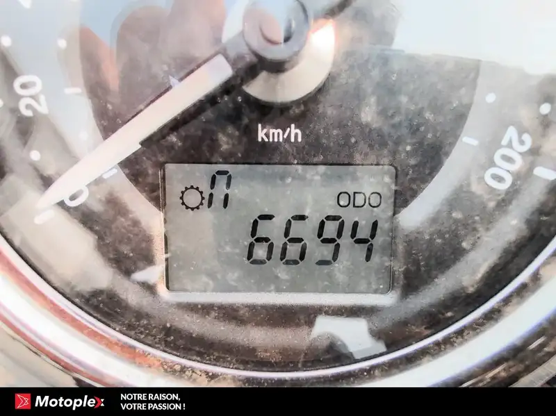 2018 Triumph Unspecified, 9 145 km, dovoz Kanada — foto 5 z 6