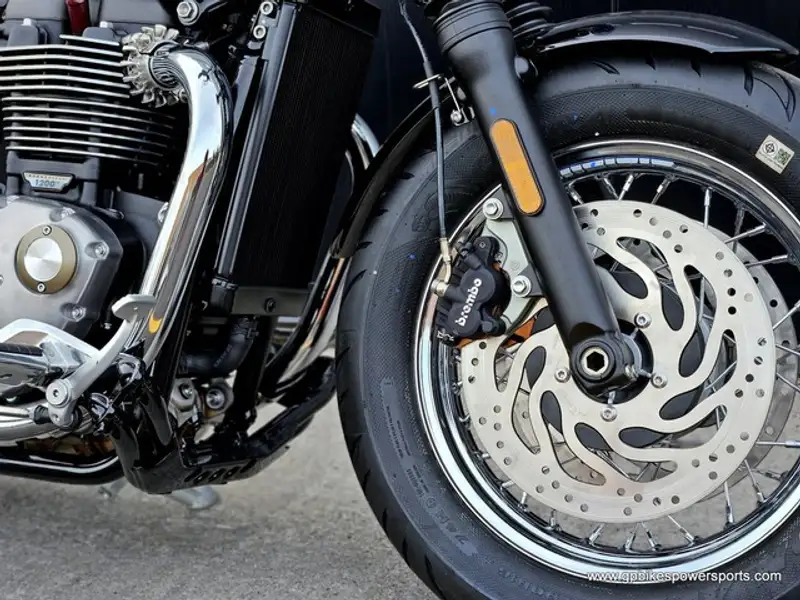 2025 Triumph Speedmaster, modrá, 0 km, dovoz Kanada — foto 11 z 12
