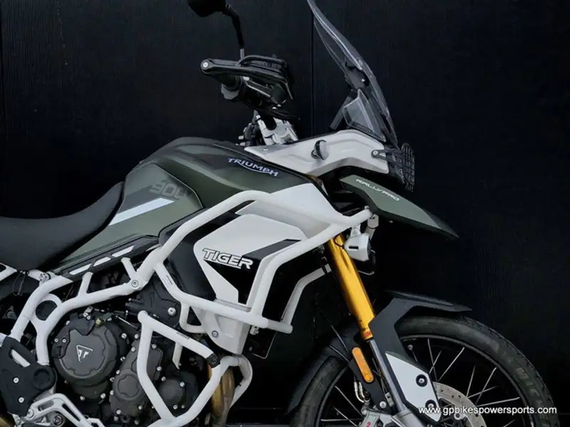 2023 Triumph Unspecified, zelená, 18 273 km, dovoz Kanada — foto 9 z 12