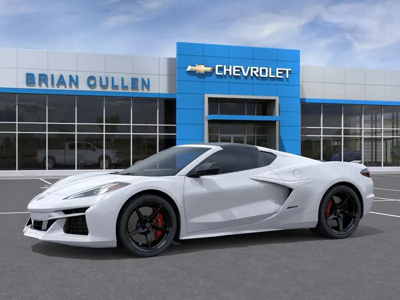 2026 Chevrolet Corvette E-Ray, bílá, 4 km, dovoz Kanada — foto 2 z 12