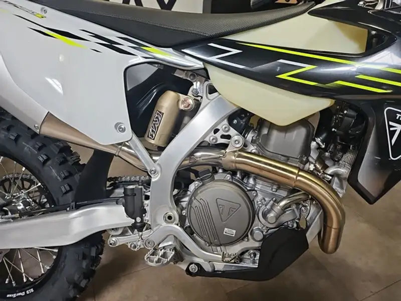2026 Triumph TF 450-E, žlutá, 12 km, dovoz Kanada — foto 3 z 12