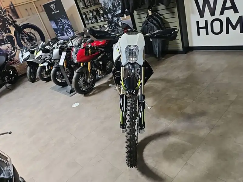 2026 Triumph TF 450-E, žlutá, 12 km, dovoz Kanada — foto 7 z 12