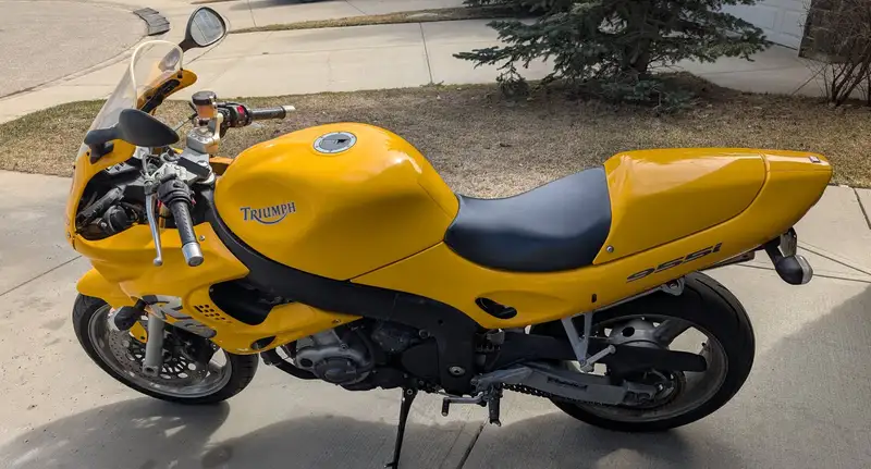 2000 Triumph Sprint RS, žlutá, 53 000 km, dovoz Kanada — foto 2 z 9