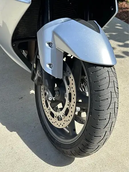 2015 Triumph Trophy, stříbrná, 86 000 km, dovoz Kanada — foto 3 z 12