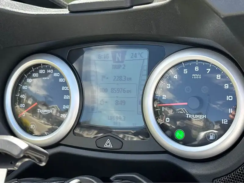2015 Triumph Trophy, stříbrná, 86 000 km, dovoz Kanada — foto 6 z 12