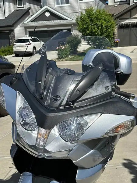 2015 Triumph Trophy, stříbrná, 86 000 km, dovoz Kanada — foto 7 z 12