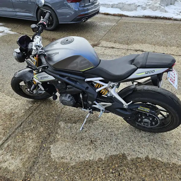 2022 Triumph Unspecified, 4 960 km, dovoz Kanada — foto 7 z 10