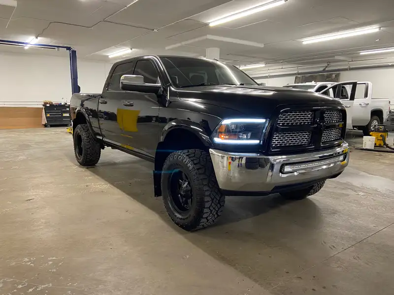 2014 RAM 2500 SLT, černá, 215 964 km, dovoz Kanada — foto 2 z 12
