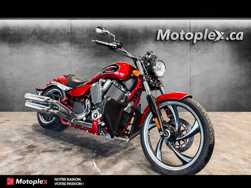 2014 Victory Jackpot, 23 259 km, dovoz Kanada — foto 2 z 6