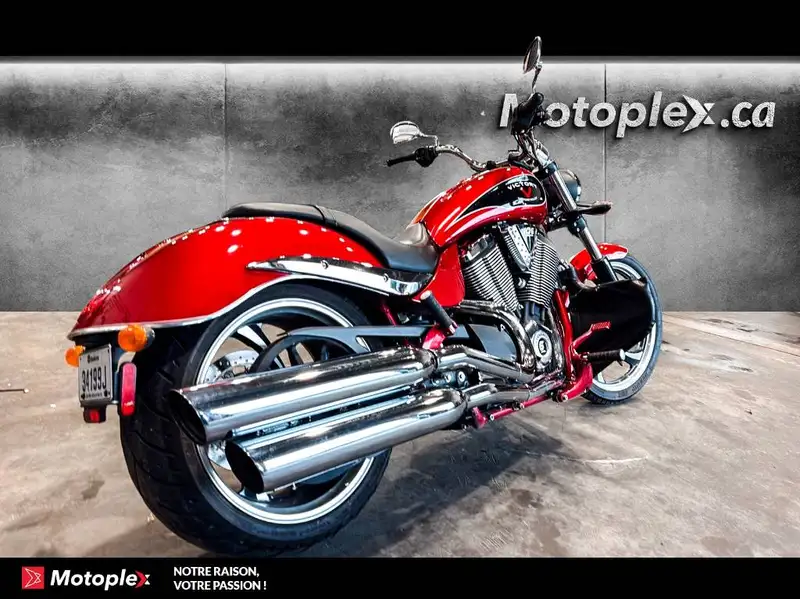 2014 Victory Jackpot, 23 259 km, dovoz Kanada — foto 3 z 6