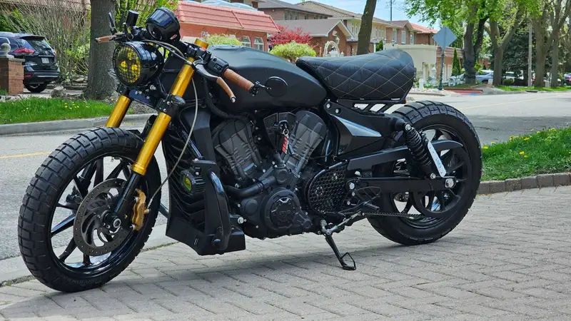 2017 Victory Unspecified Octane Custom, černá, 3 520 km, dovoz Kanada — foto 3 z 4