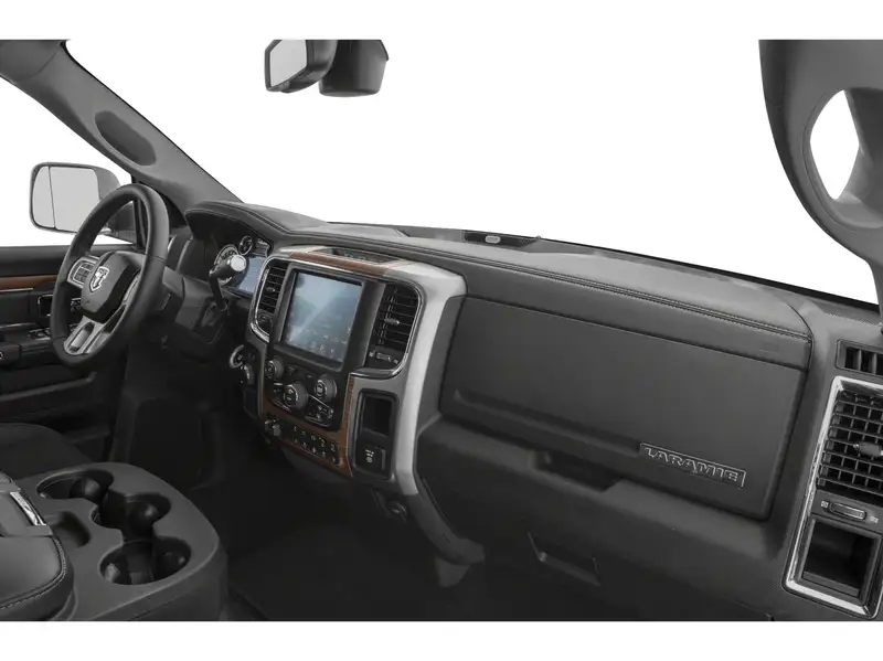 2018 RAM 2500, bílá, 140 332 km, dovoz Kanada — foto 11 z 12