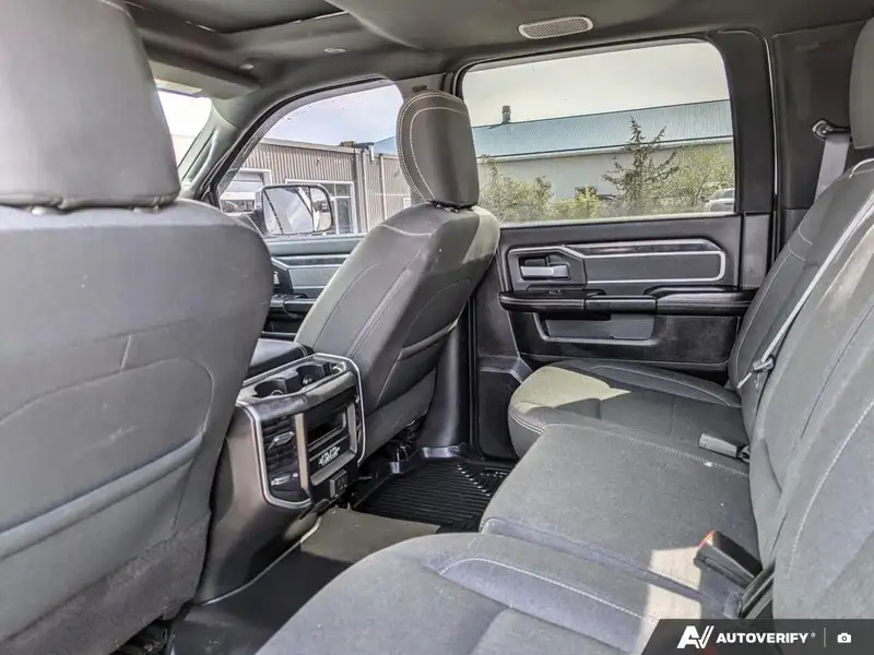 2019 RAM 2500, bílá, 184 843 km, dovoz Kanada — foto 9 z 12