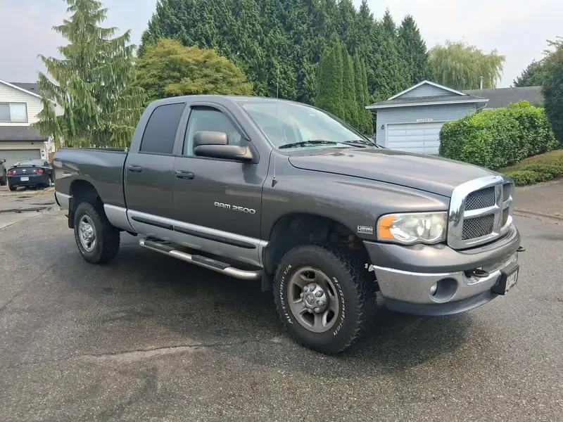 2003 RAM 2500, šedá, 183 000 km, dovoz Kanada — foto 2 z 9
